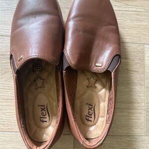 Flexi Brown Leather Loafers Timeless Slip-Ons
